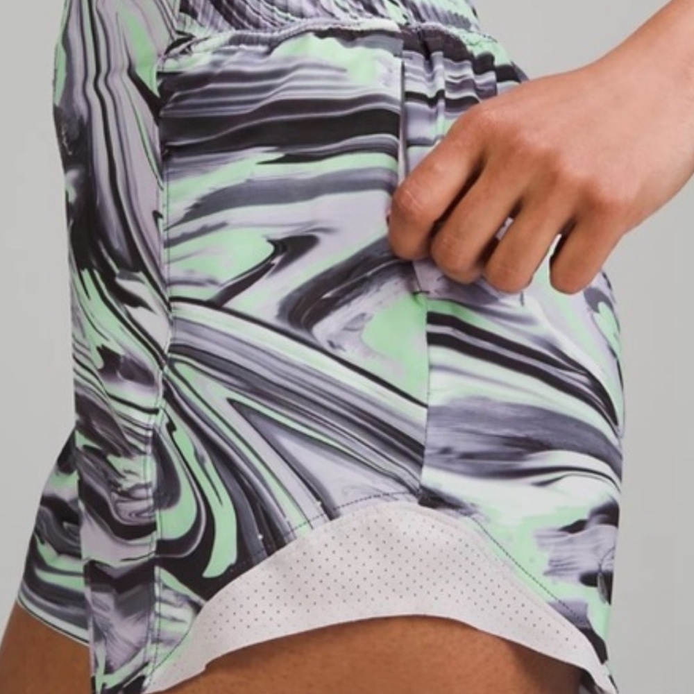 Lululemon Hotty Hot HR Short 4" Special Edition  Size 4
